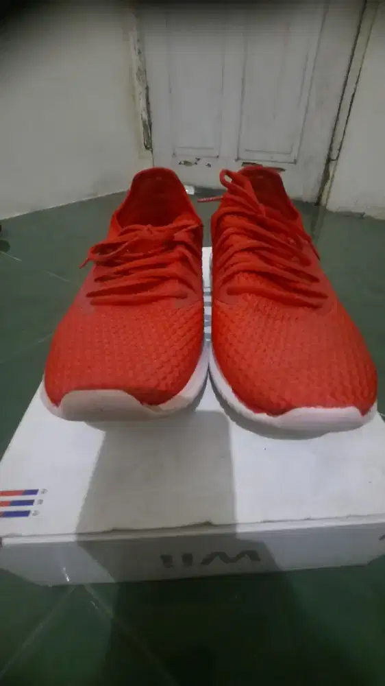 Sepatu nineten size 43