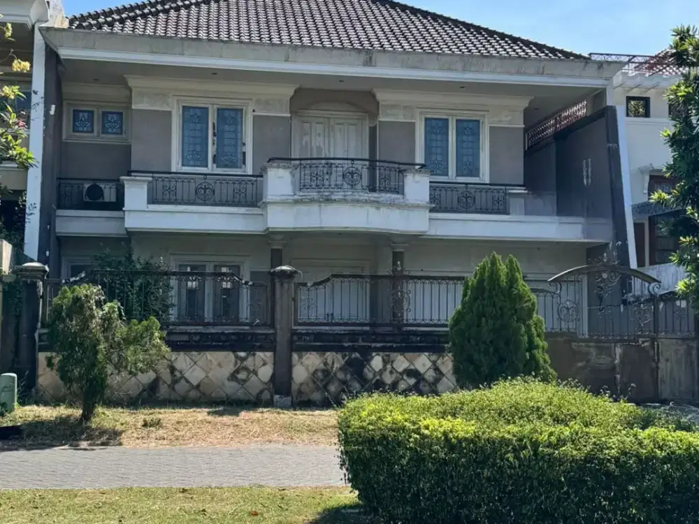 Rumah 2 Lantai Bagus SHM di Darmo Hill Lokasi Dekat Pusat Kota