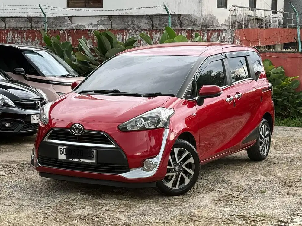 MURAH NYAMAN Dp 13 Toyota Sienta V manual 2017 Km 80rb Pintu sliding