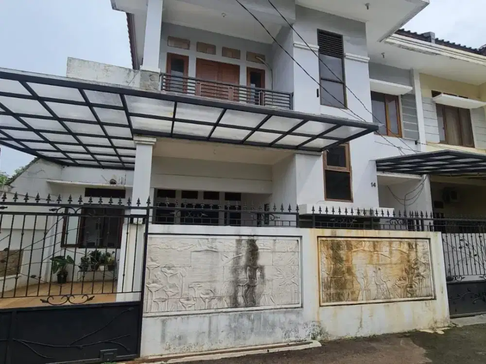 Dijual Rumah Mewah di Cempaka Village, Jaticempaka Bekasi, Dekat Tol, Semi Furnished