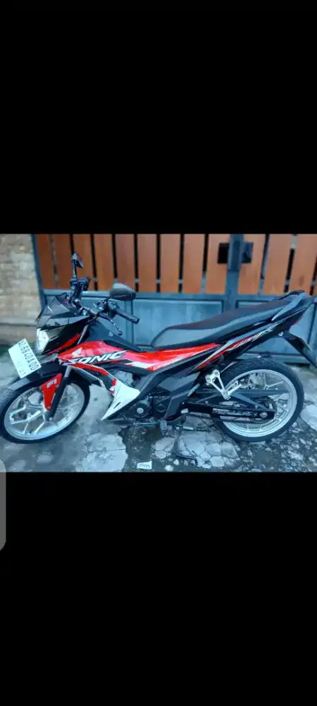 BU..dijual cepat Honda sonic 2017, terawat seperti baru