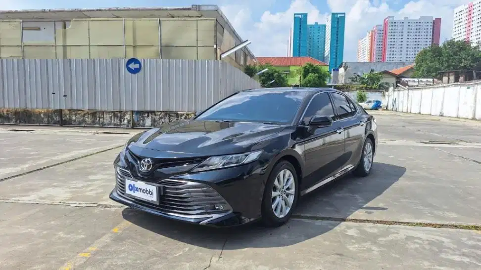 DP MURAH - Toyota Camry 2.5 V Bensin-AT 2021 Hitam
