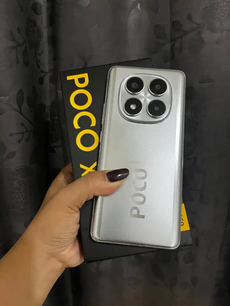 poco x7 5G 8/256 fullset grs