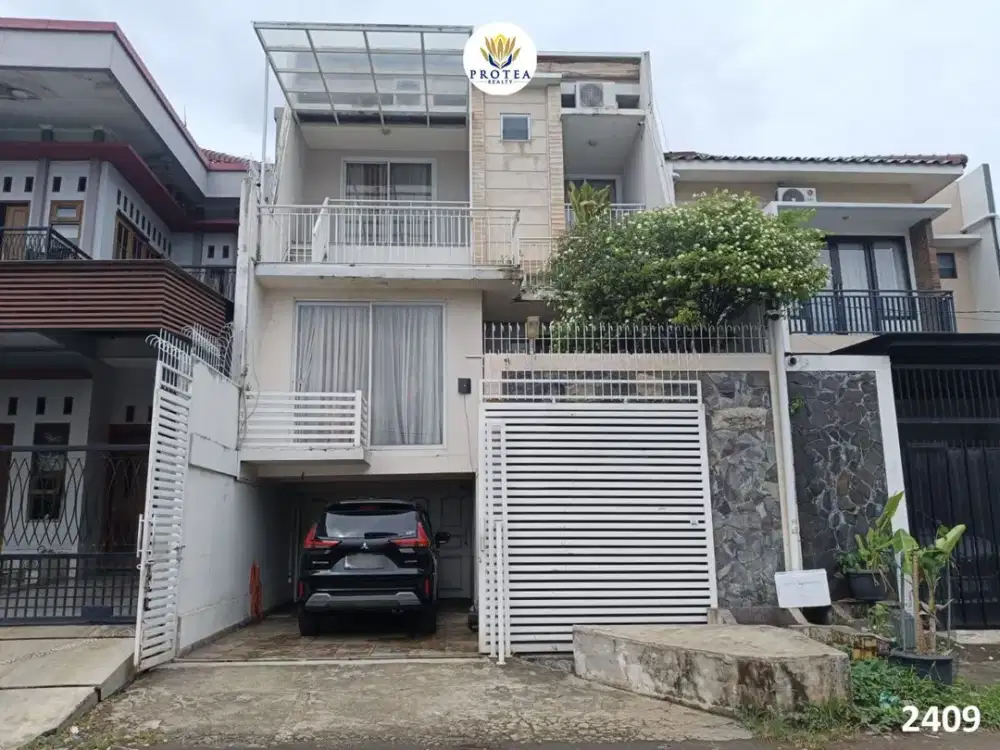 Rumah 3 Lantai Semi Furnished di Jakarta Timur