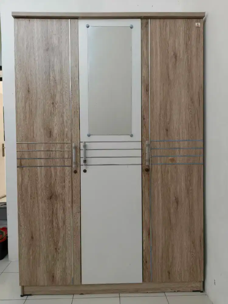 Lemari pakaian kayu estetik Olympic