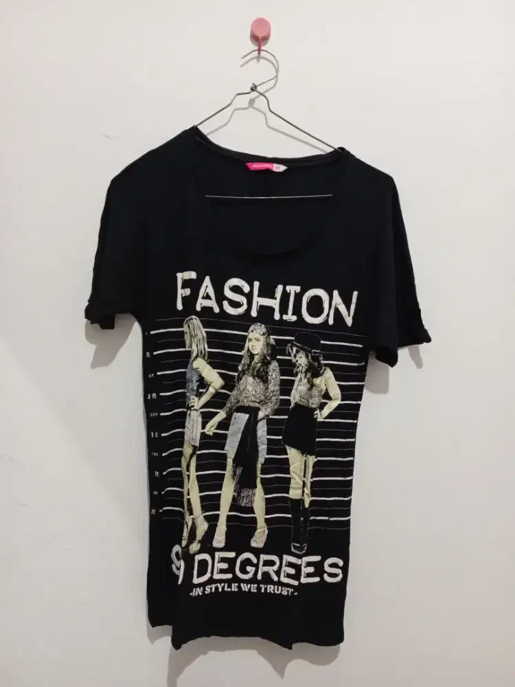 Preloved kaos wanita