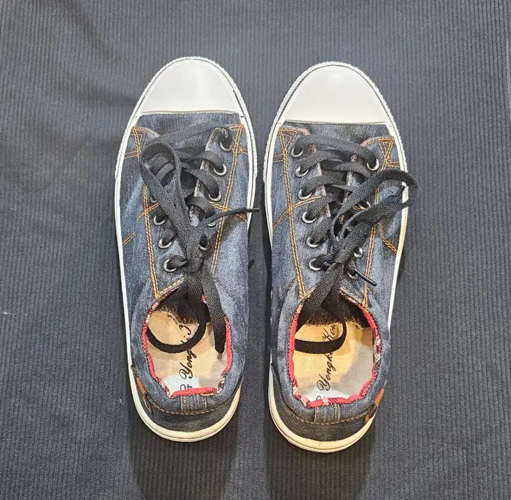 Sepatu Sneakers Cewek Yongki Komaladi