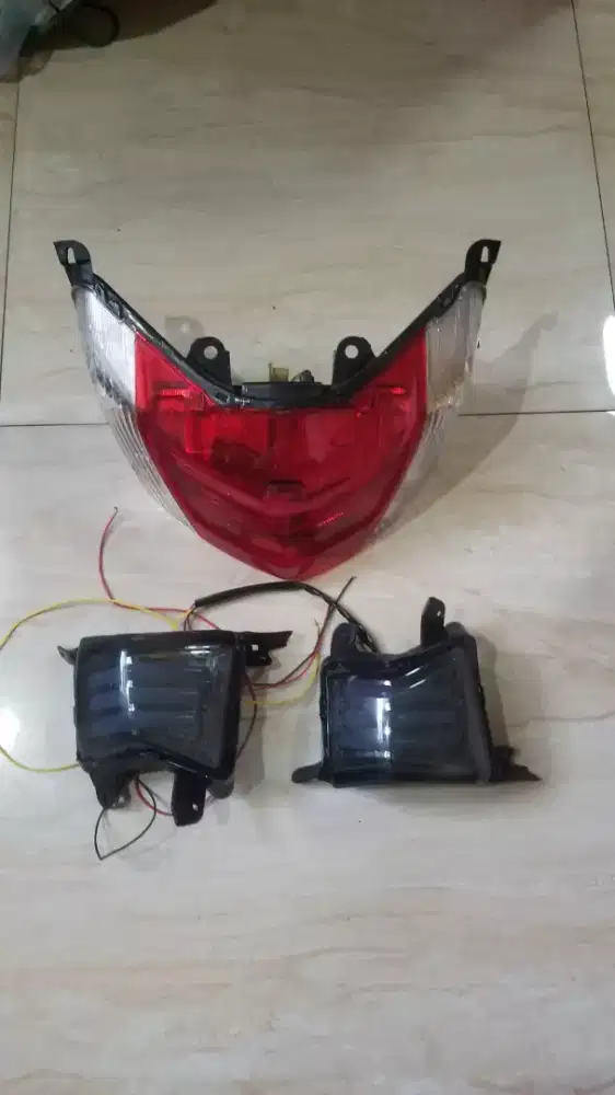 Lampu belakang dan sein nmax original