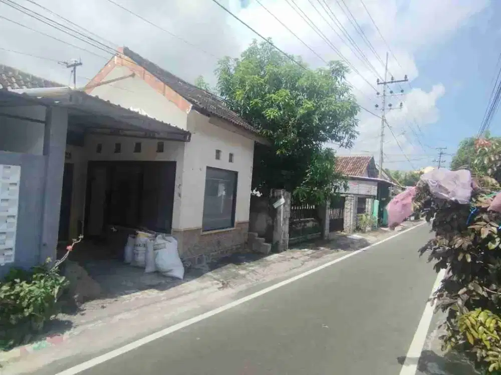 DI JUAL RUMAH
KEL. : PANDEAN
KEC. : TAMAN
KAB  : MADIUN