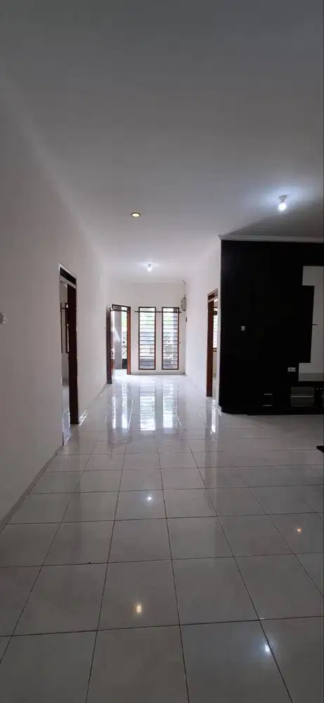 Disewakan Rumah Terawat di Taman Holis Indah Bandung