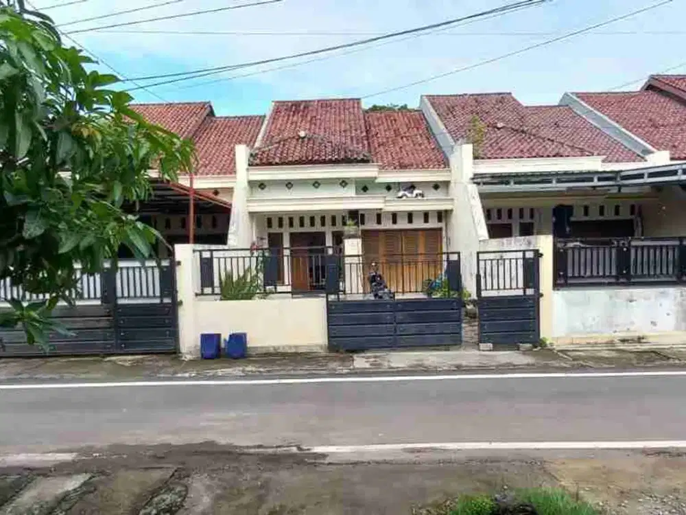DI JUAL RUMAH
JLN  : GEDONG NO 55
KEL. : BANJAREJO
KEC. : TAMAN
KAB  : MADIUN