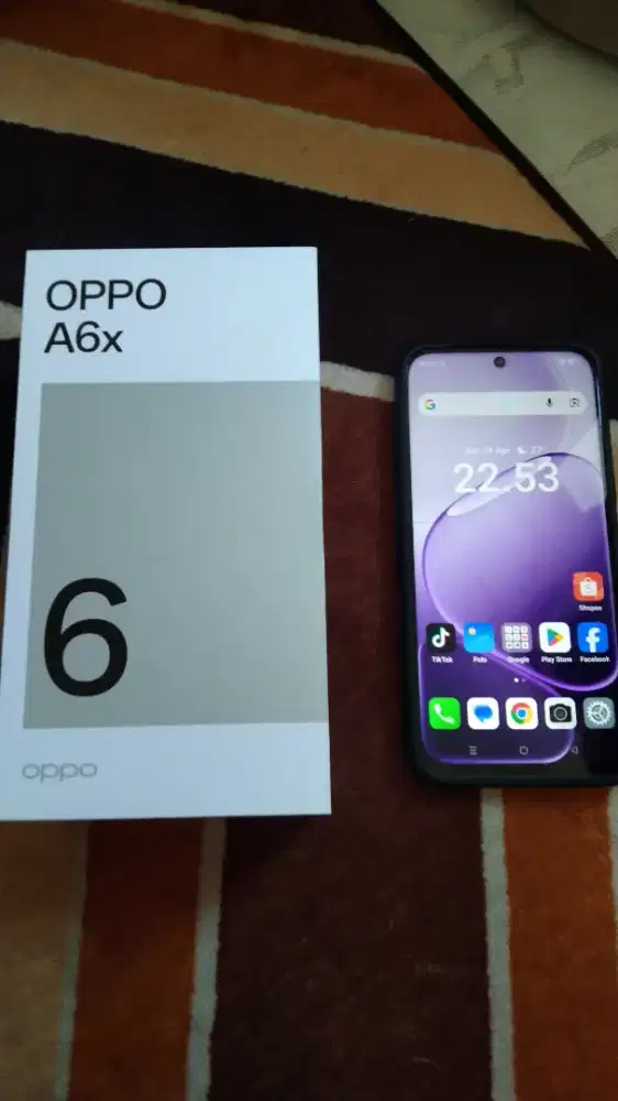 Hp Oppo kondisi masih baru