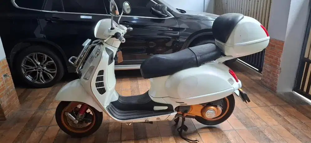 JUAL CEPAT BU VESPA GRANDTURISMO 200L TAHUN 2007