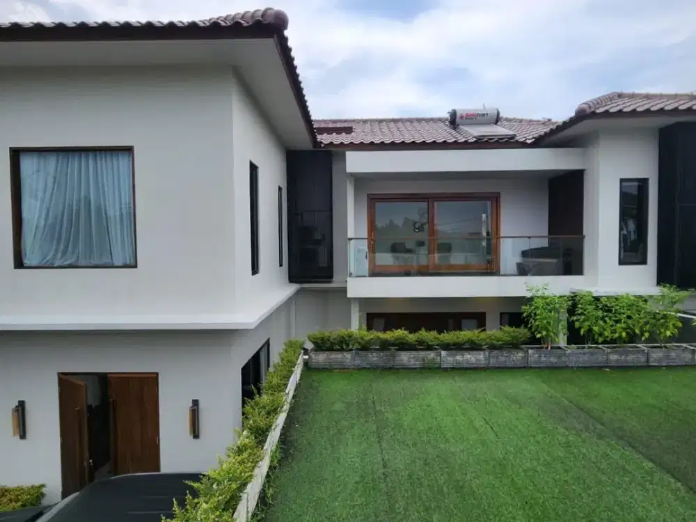 Di Jual Konsep Modern Tropis, Suasana Villa Bali