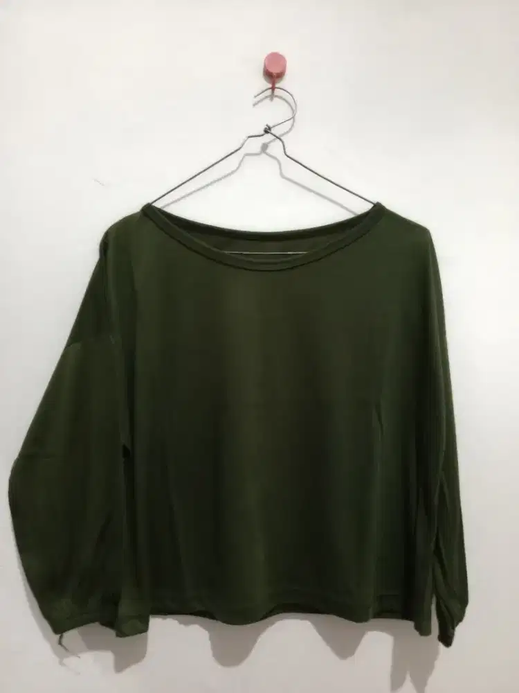 Preloved kaos crop wanita