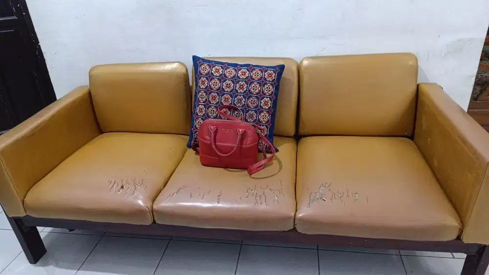 Sofa dan Kursi Ruang Tamu