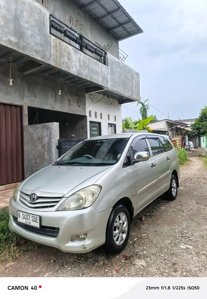 Toyota Kijang Innova 2011 Bensin