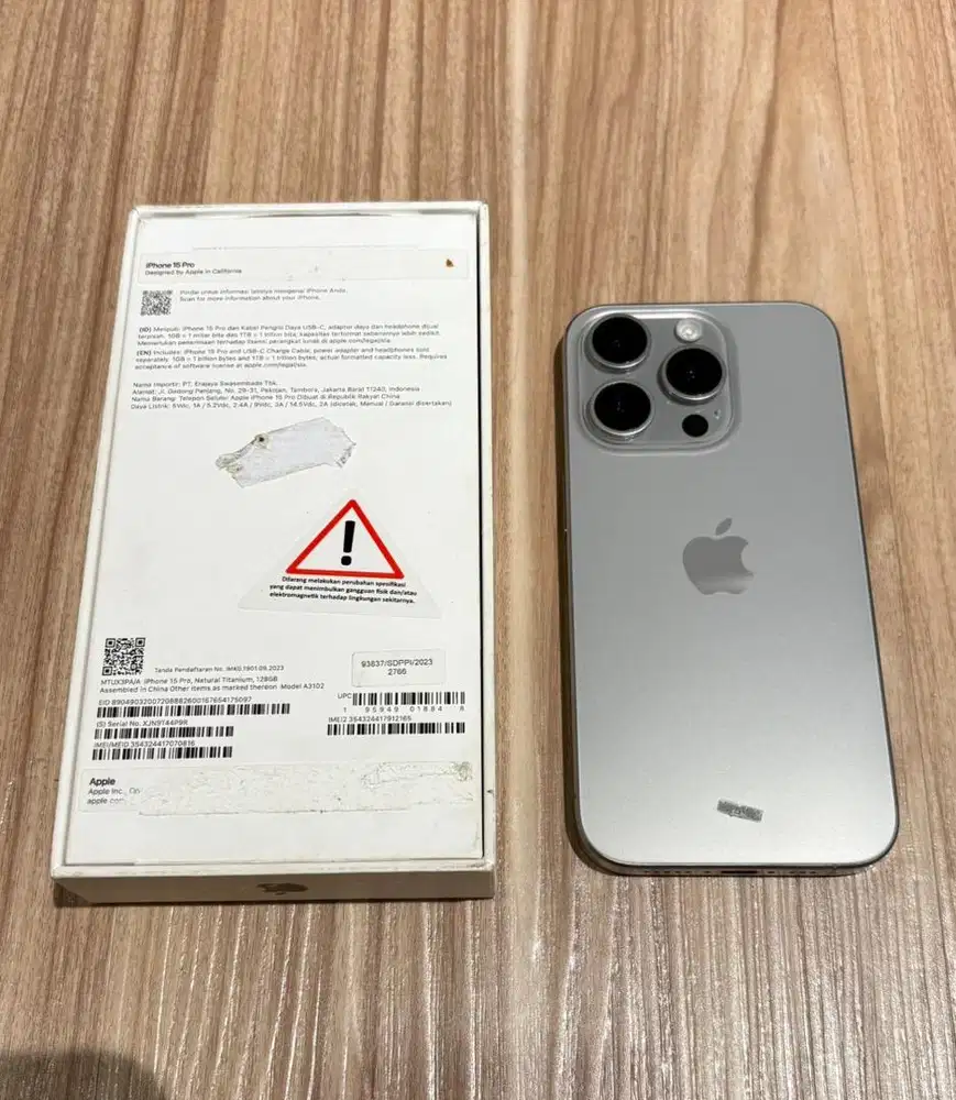 Iphone 15 pro resmi ibox 128 GB bukan pro max second bekas like new