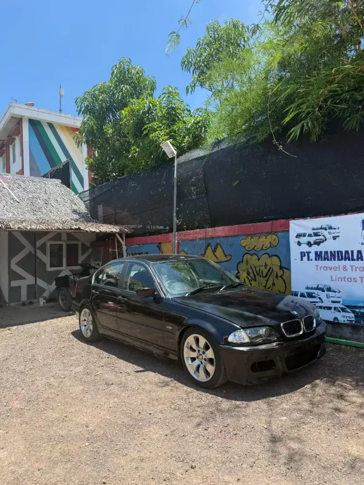 BMW E46 318i Tahun 2001