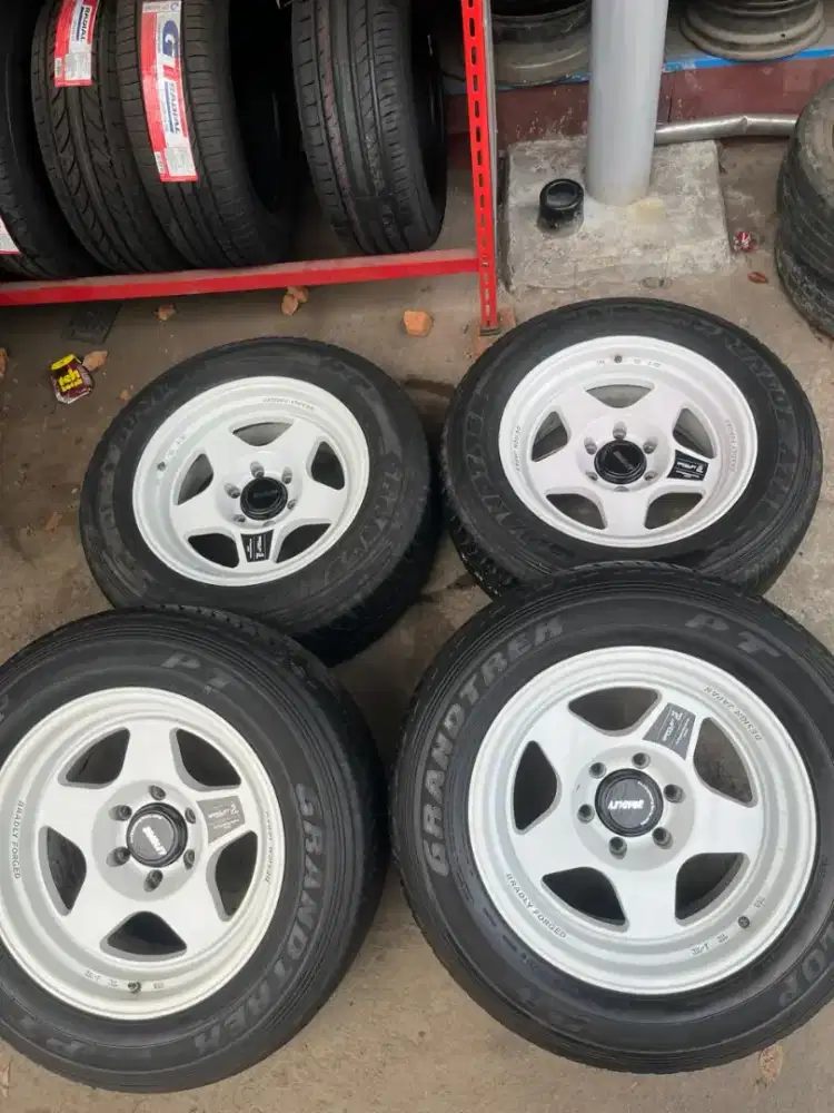 Velg Bradley Takumi ring 18 lebar 9 pcd 6x139,7 ET 0 ban 265/60 R18