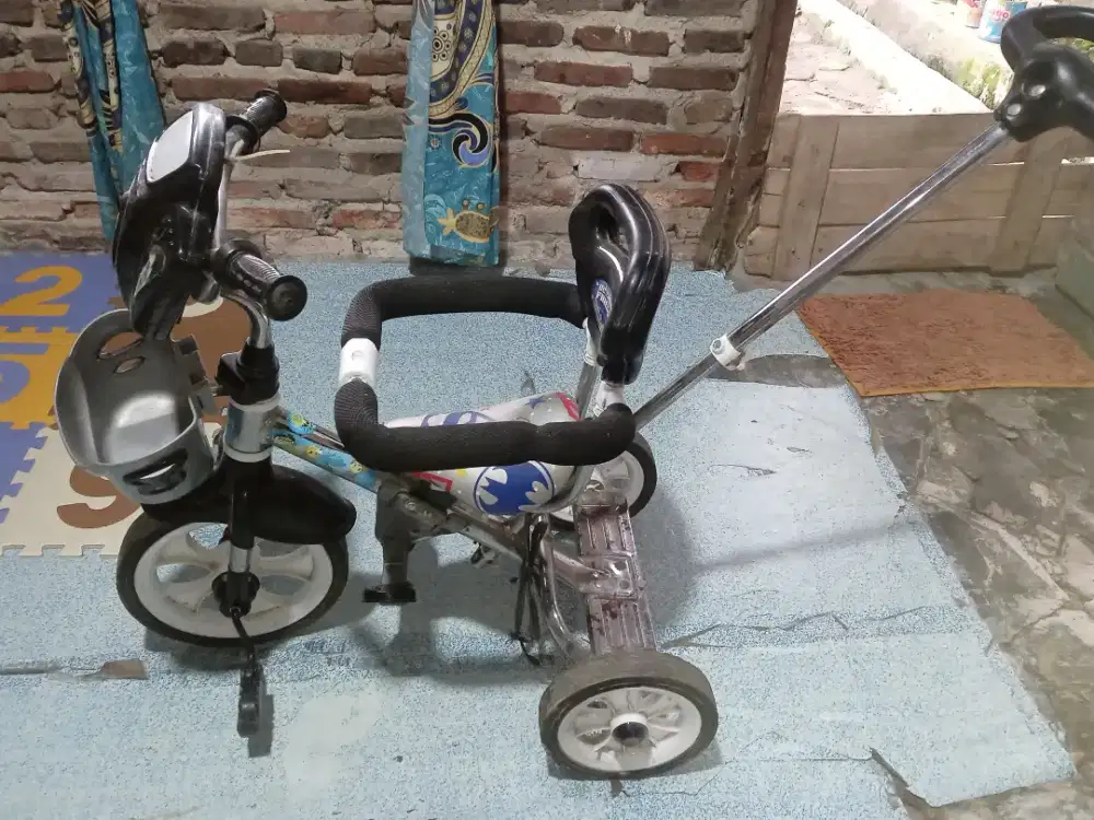 Sepeda anak merek family