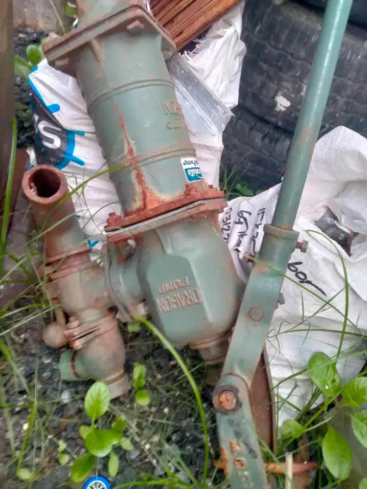 Pompa air manual Dragon jadul