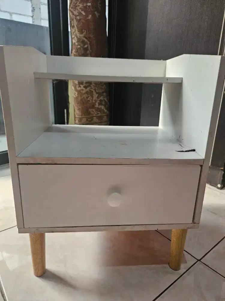 Meja Samping / Nakas Laci Murah (Ex Pemakaian Pribadi)