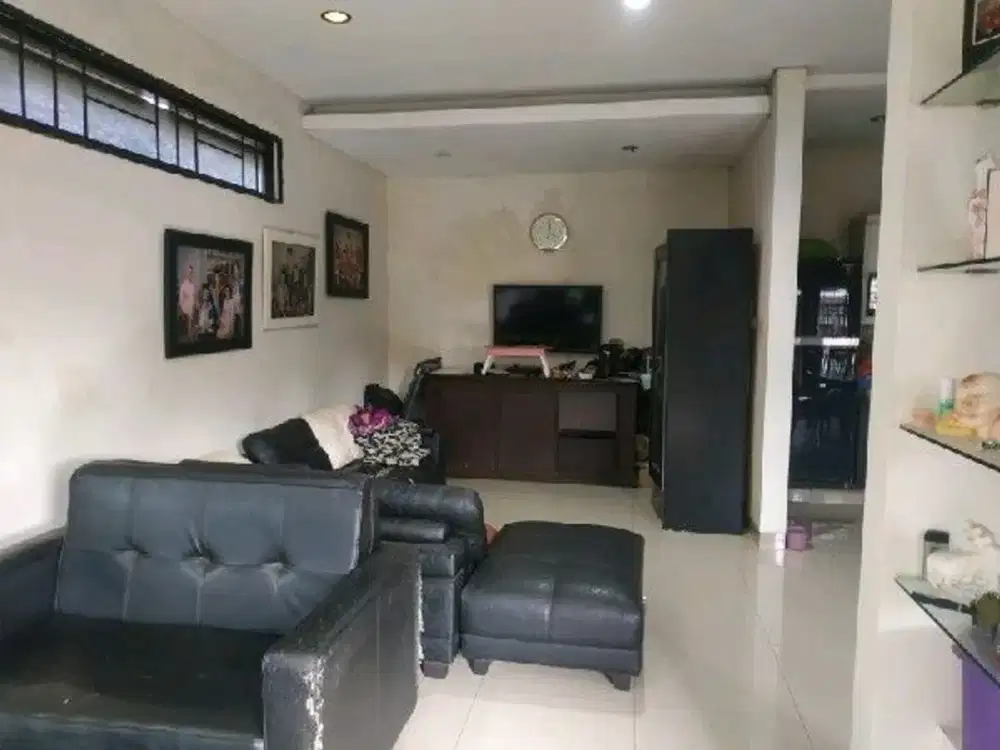 Rumah siap huni di sayap Jend Sudirman Dekat ke Jamika, Andir Ref.05367