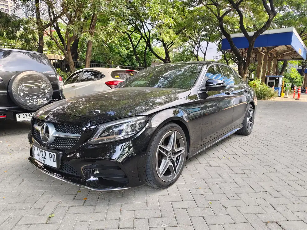MERCY C300 AMG (W205) FACELIFT AT 2020 BLACK ON BLACK LOW KM TOP COND