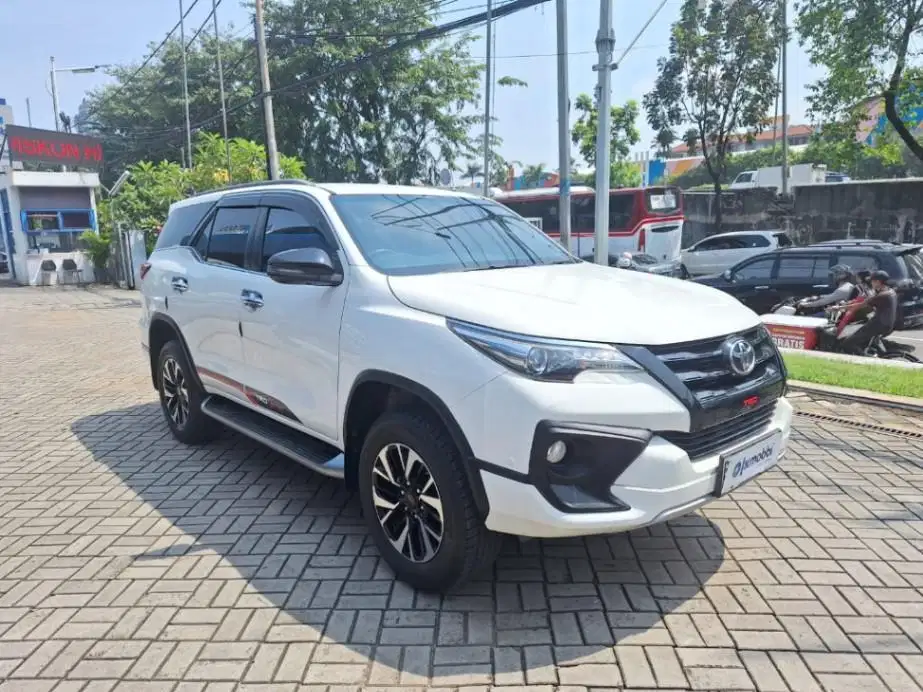 DP MURAH Toyota Fortuner 2.4 4x2 VRZ TRD Solar-AT 2019  CSMFB