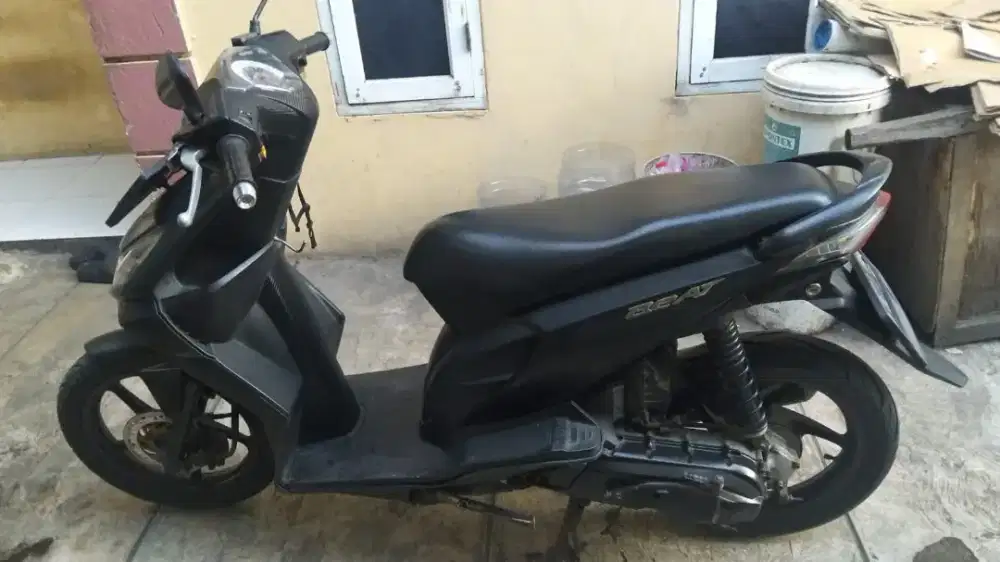 Beat karburator hitam