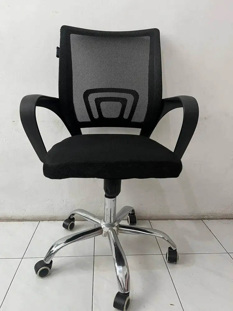 Kursi Kantor Avery Type OMC006