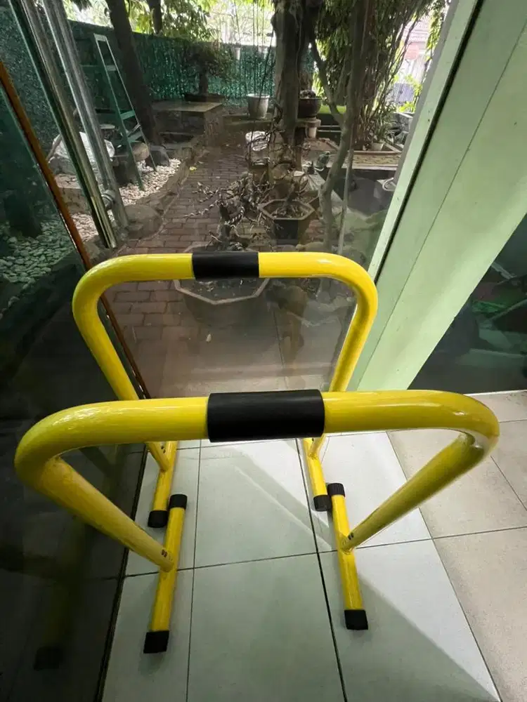 Dijual Dip Bars yellow colour for bodyweight exercise