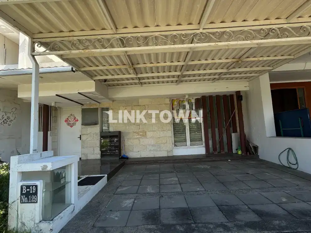 Hot Rumah dengan Row Jalan Lebar di Royal Residence