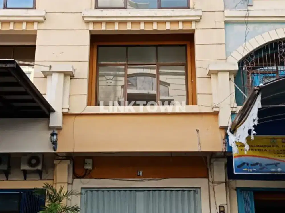Disewakan Ruko 3,5 Lantai Lokasi Strategis di Panjang Jiwo Surabaya