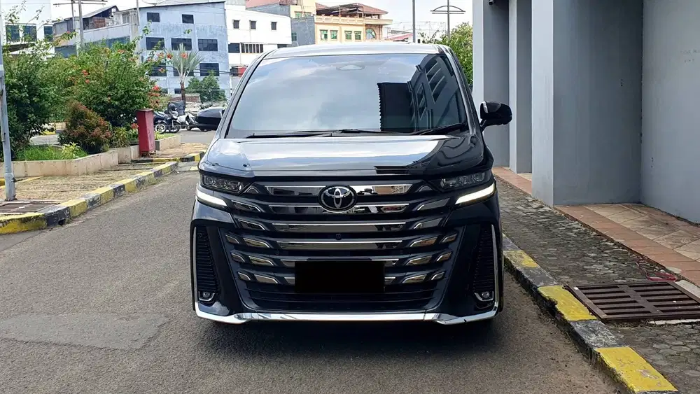 Toyota Vellfire 2.5 VIP Executive Lounge Hybrid Black On Brown 2024