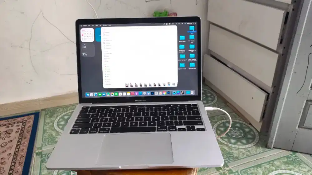 Macbook PRO retina 2020, 13 Inch Core i7, 256 gb