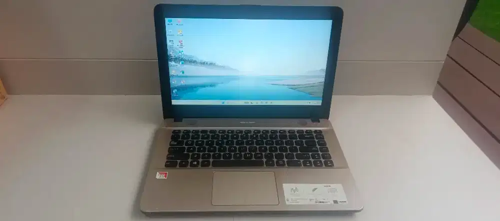 Asus X441B AMD A9-9425 ram 4GB DDR4 SSD 128GB mulus kaya baru