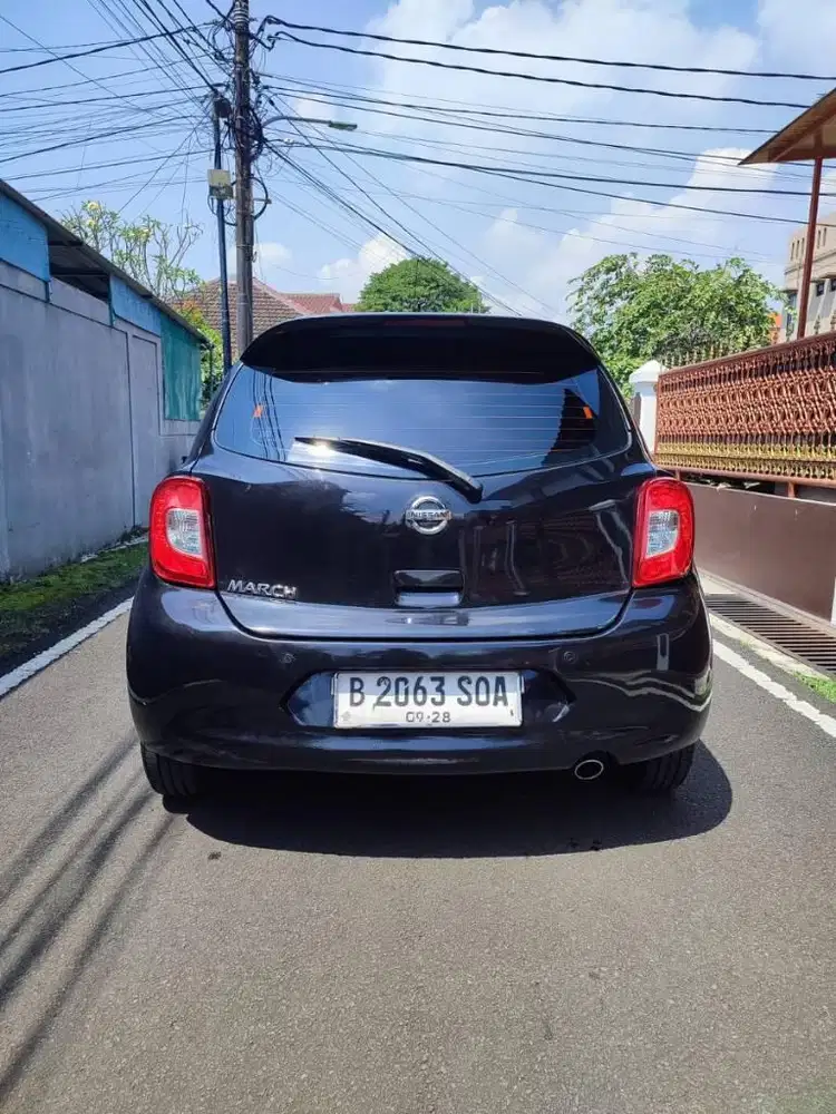 Nissan march 1.2 L at metic Tahun 2016 Hitam nopol Ganjil jakarta