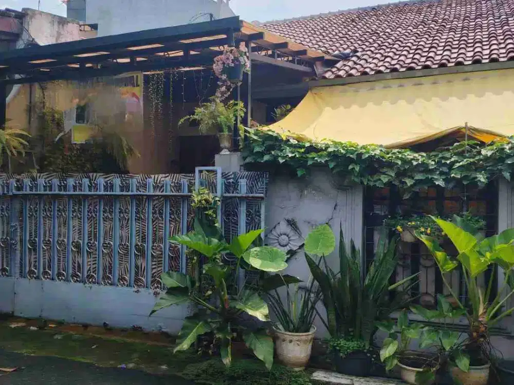 Rumah Luas 155m di Komplek DepDikBud Pejaten Jakarta Selatan