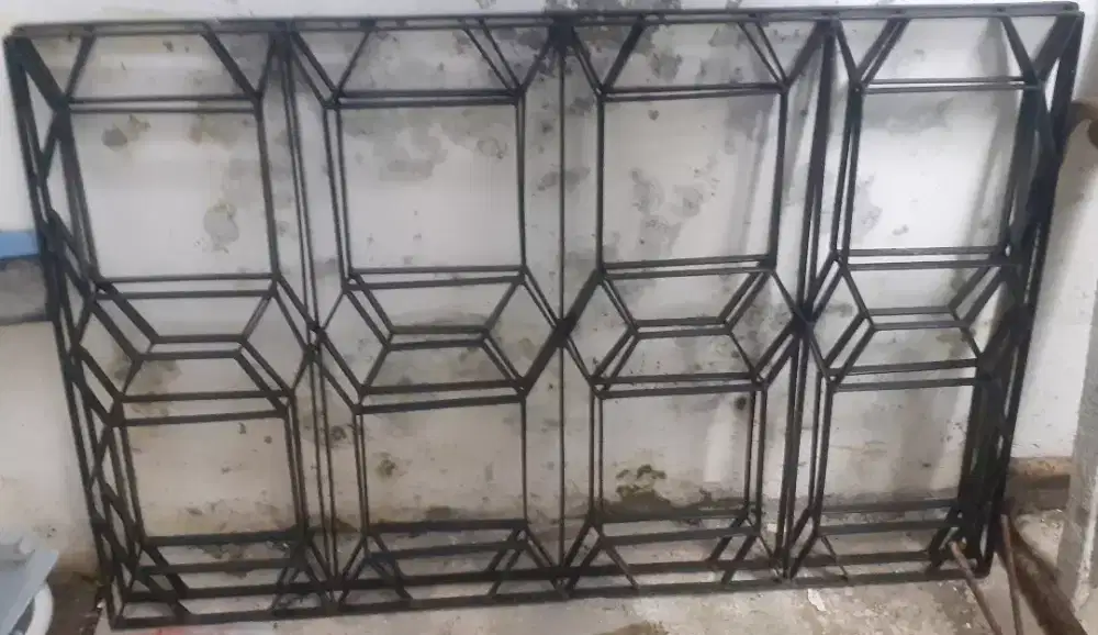 Teralis Jendela sepasang