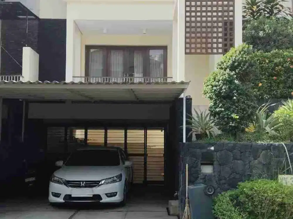 DIJUAL RUMAH GRAHA FAMILI 3 LANTAI DEKAT HOKKY BUAH