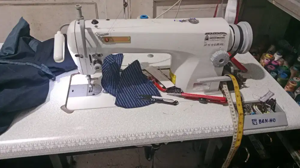 Jual mesin jahit singer barang bekas seperti baru