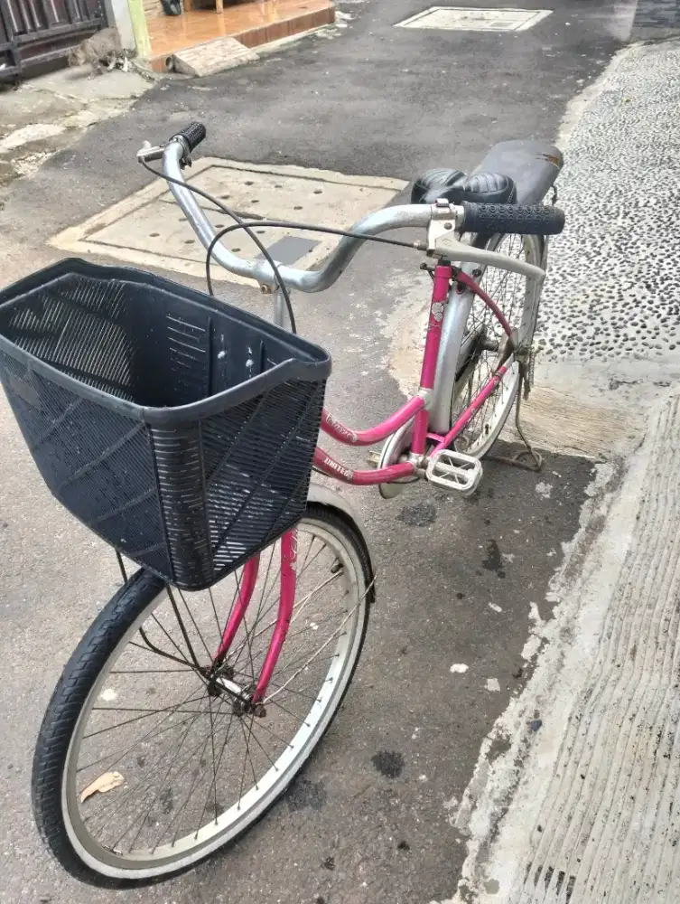 Jual sepeda cewek bekas UK 26 siap pakai Cijantung Jakarta Timur
