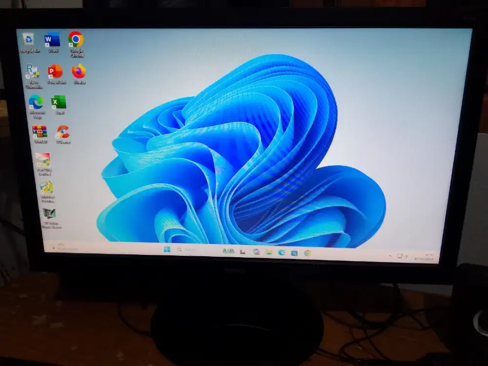 Monitor LED Full HD BENQ ukuran 20 mulus tanpa minus