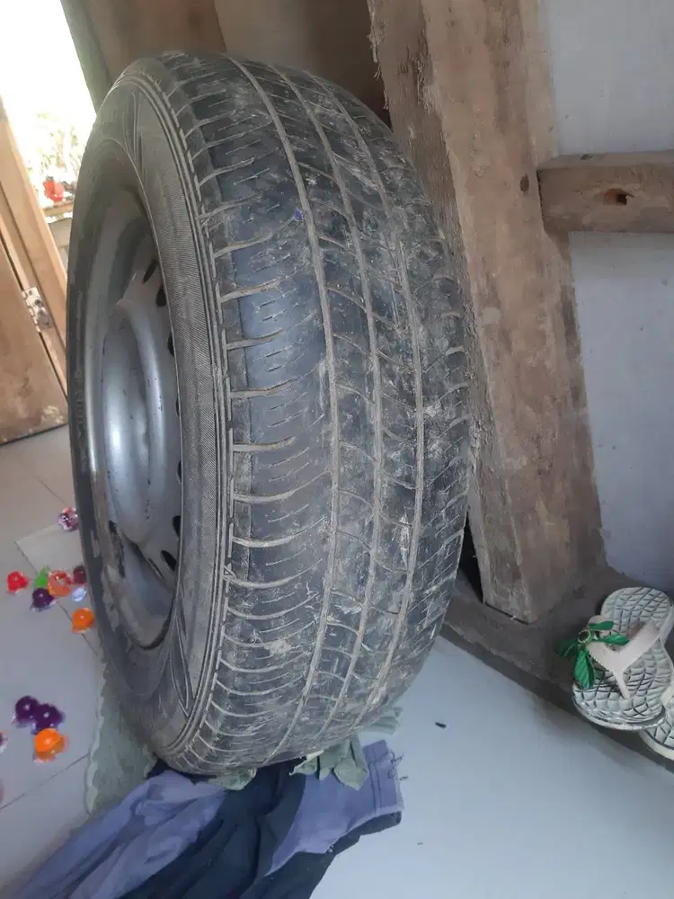 Ban dan pelk ukuran 14 lobag baut 4 cocok untuk suzuki futira dll