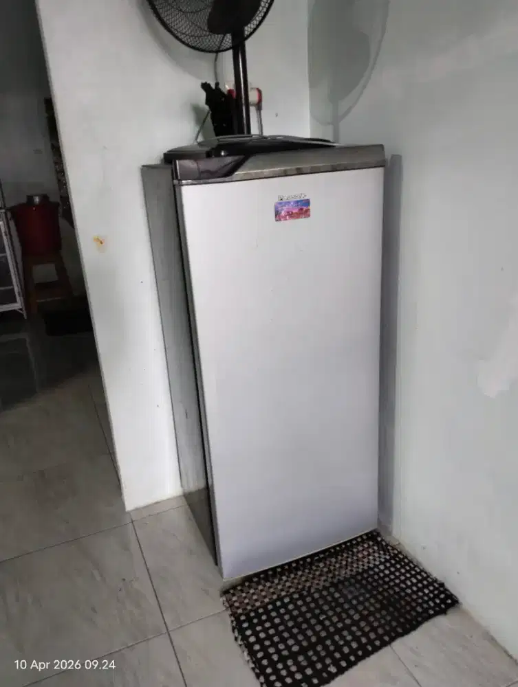 Di jual Kulkas Panasonic