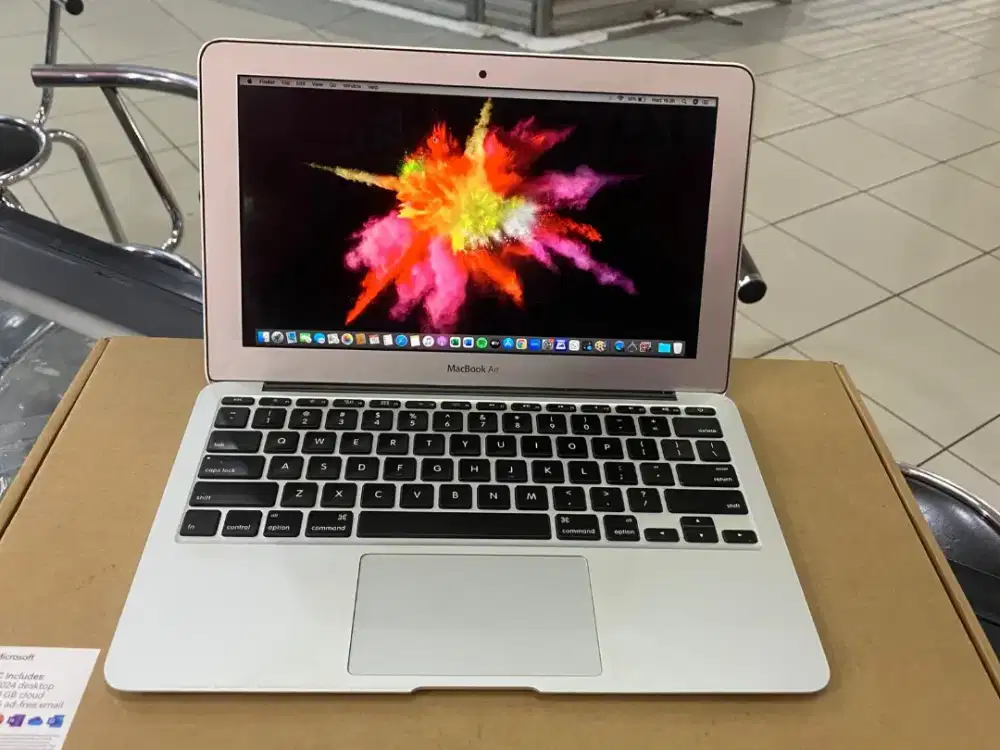 Macbook Air ( 11 inch, Early 2014 )