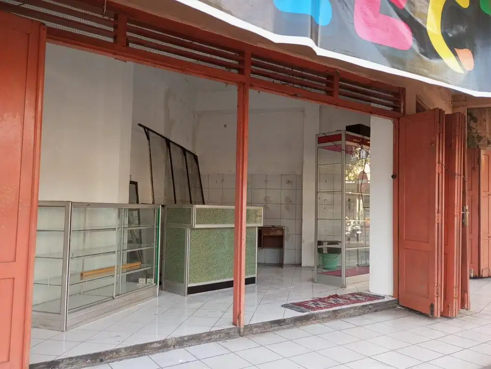 Dikontrakkan Ruko Tengah Kota