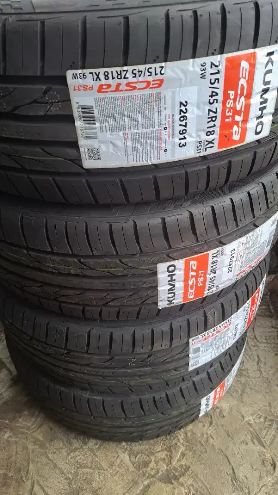 Ban 215 45 18 kumho ecsta 4pcs